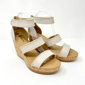 ⛔️ SOLD! ⛔ Hush Puppies 9W Elliston Sandal Off-White Leather Cork Wedge Heel